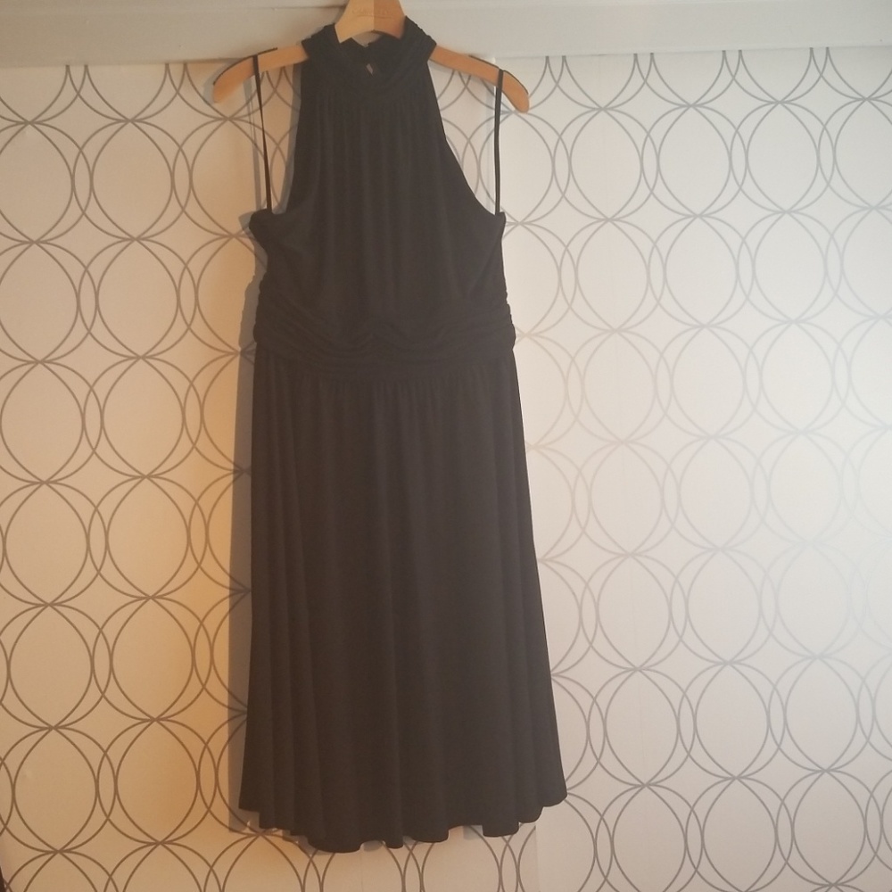 Dress - Picture 4 of 5